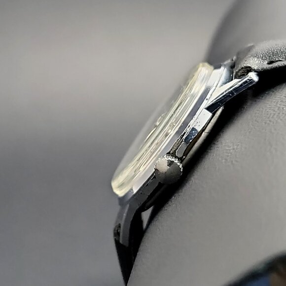 Vintage Caravelle Manual Wind Silver Dial Watch – Black Leather Strap - Picture 4 of 6